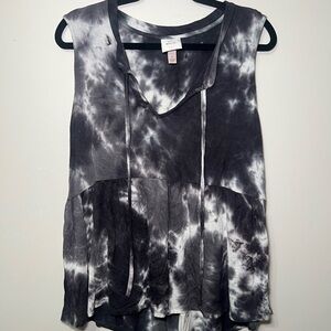 Knox Rose Boho Black and White Tie-Dye Tank Top